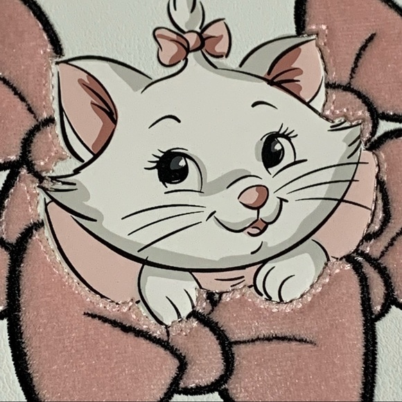 LOUNGEFLY DISNEY THE ARISTOCATS Marie Pastel Pink Velvet MINI BACKPACK! - Picture 2 of 8